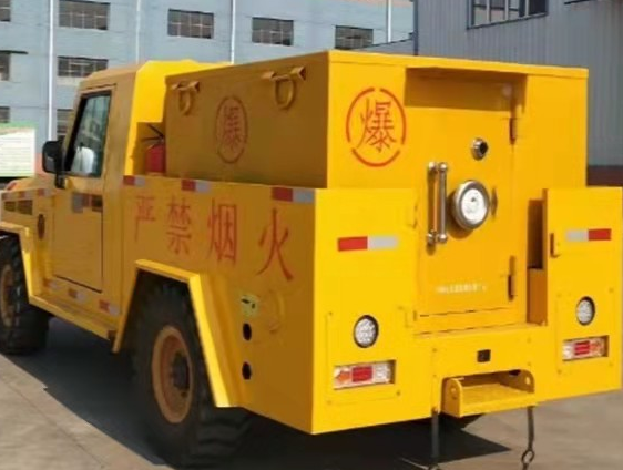 宁波凯龙爆破器材运输车：保障爆破任务的安全运行